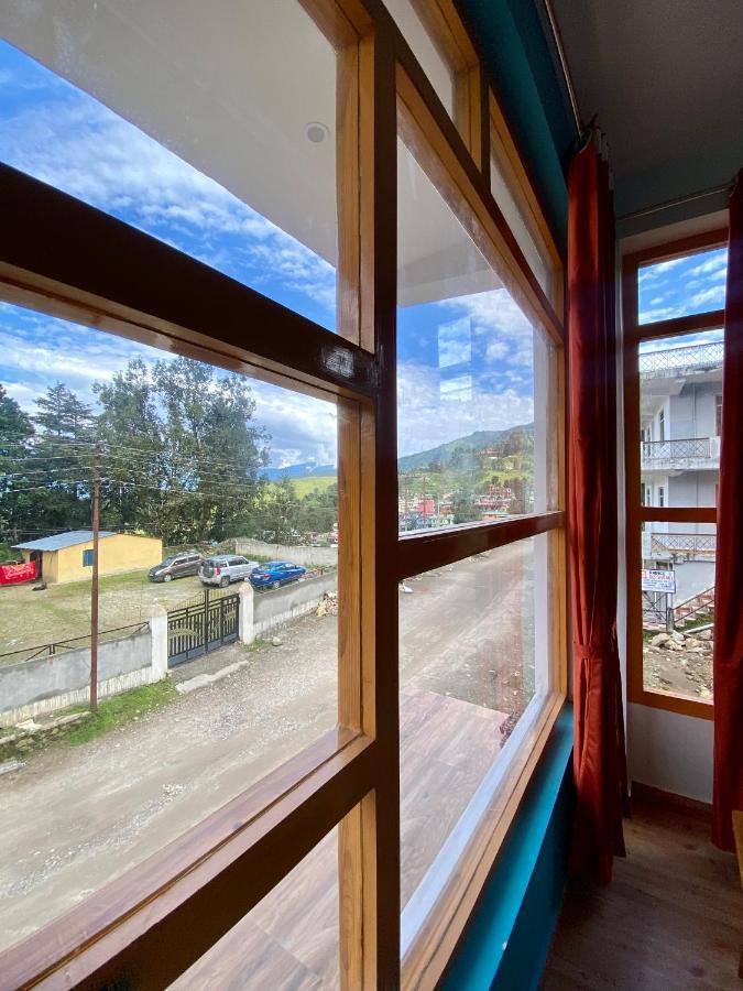 Hotel Mansarovar Inn Munsyari ภายนอก รูปภาพ