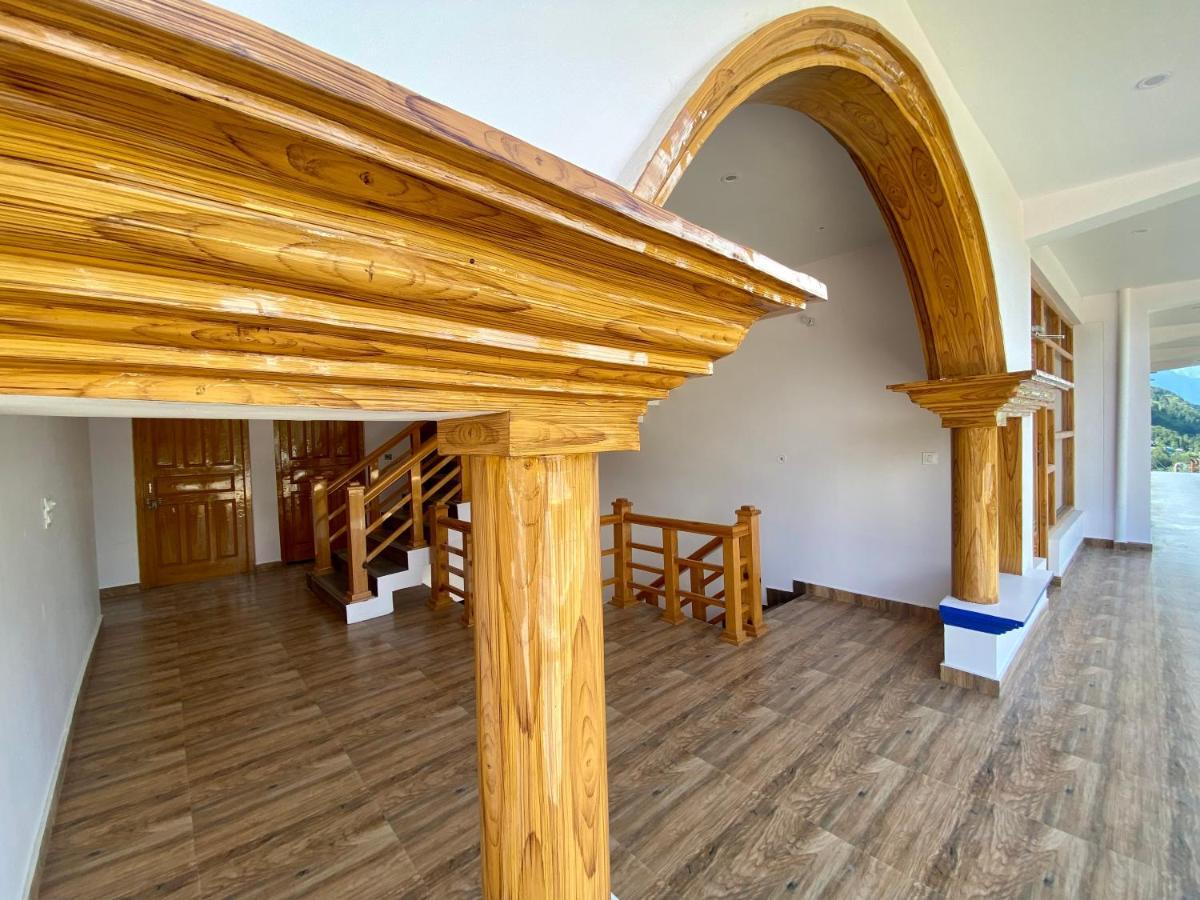 Hotel Mansarovar Inn Munsyari ภายนอก รูปภาพ