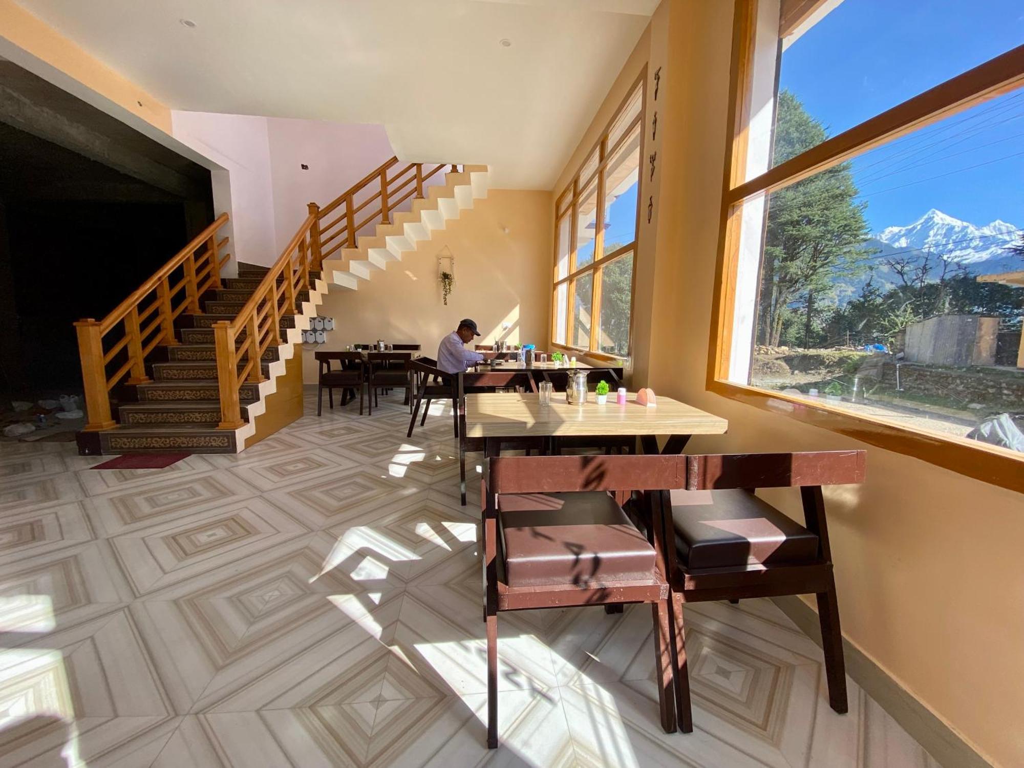 Hotel Mansarovar Inn Munsyari ภายนอก รูปภาพ