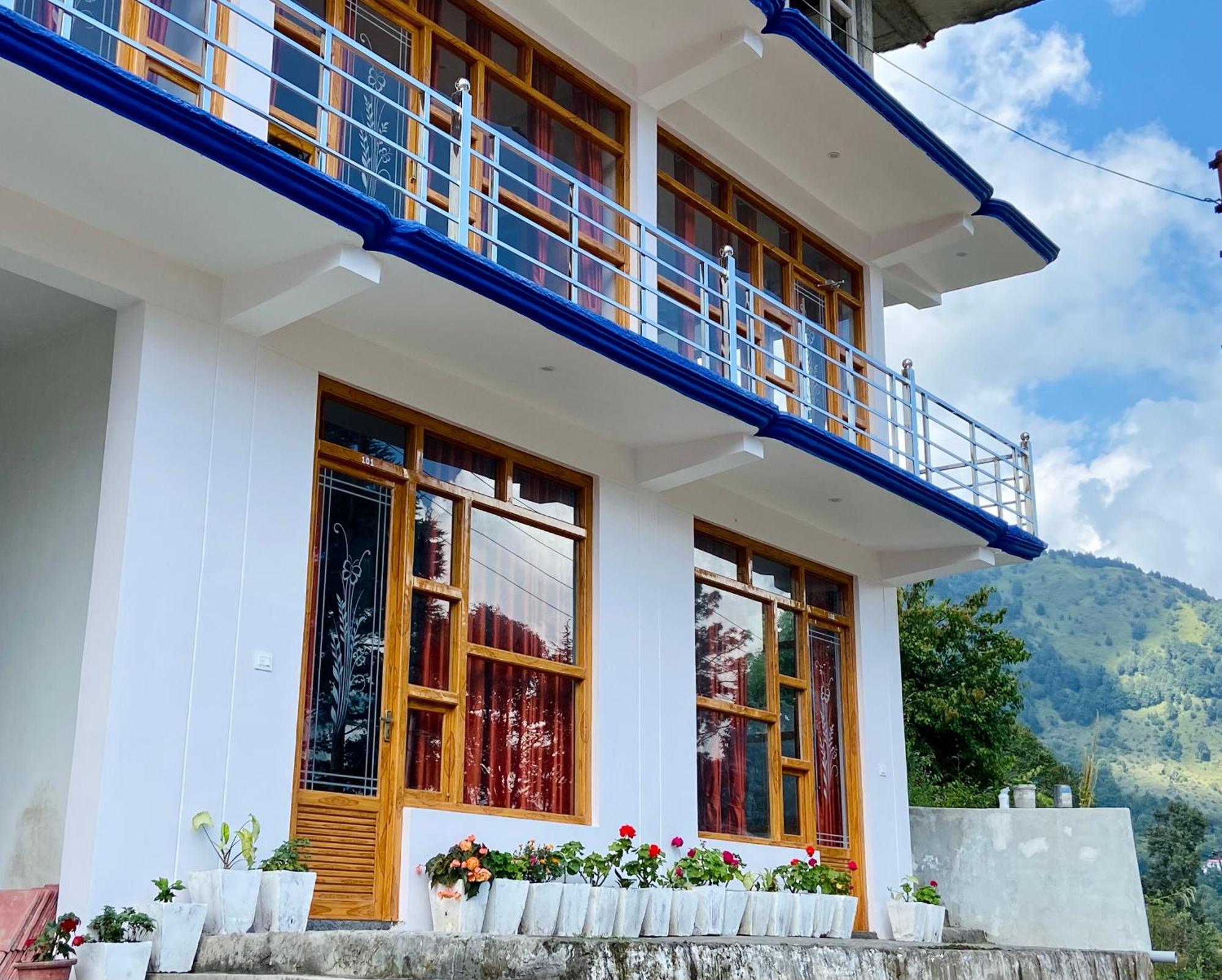 Hotel Mansarovar Inn Munsyari ภายนอก รูปภาพ