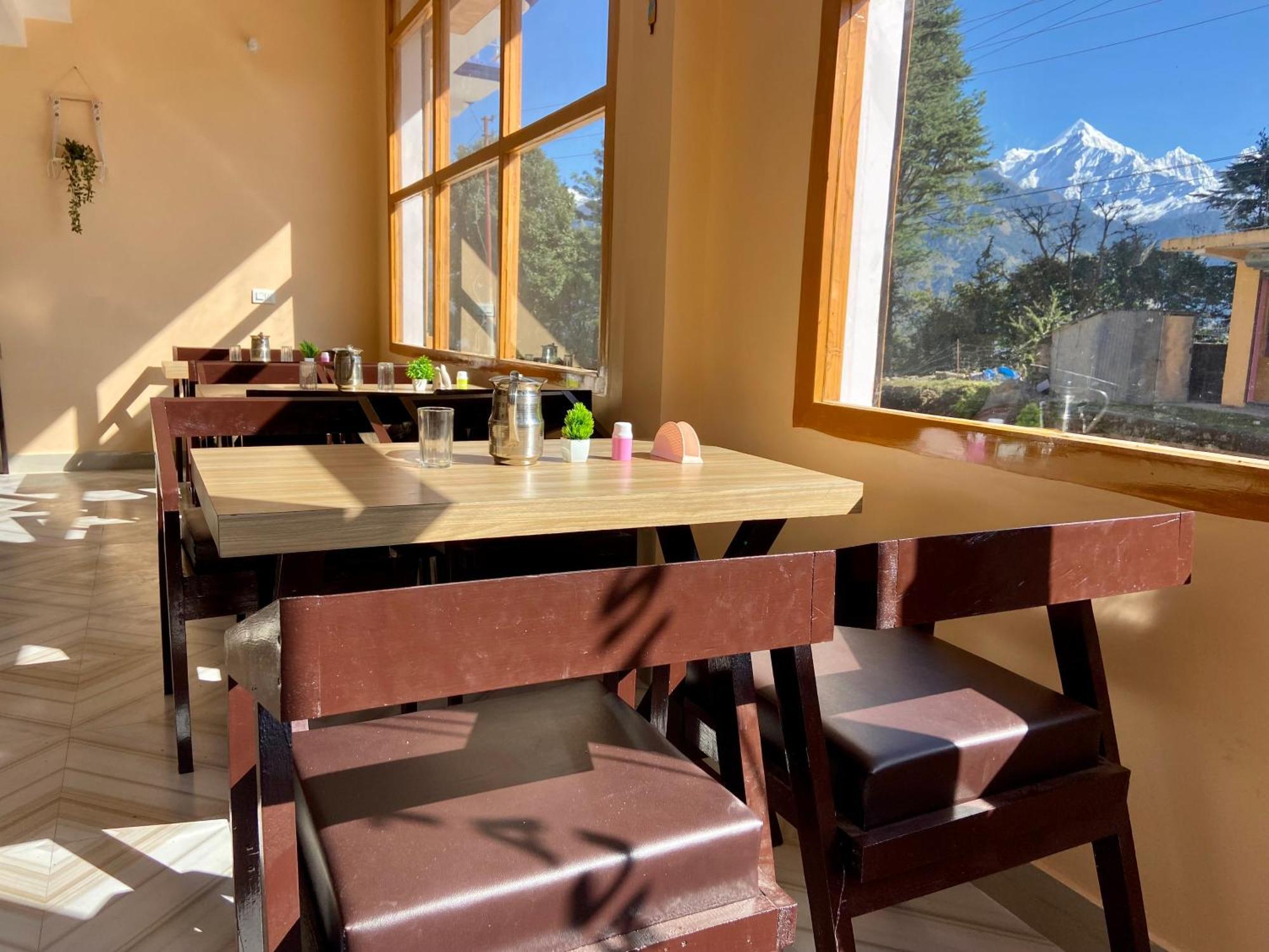 Hotel Mansarovar Inn Munsyari ภายนอก รูปภาพ