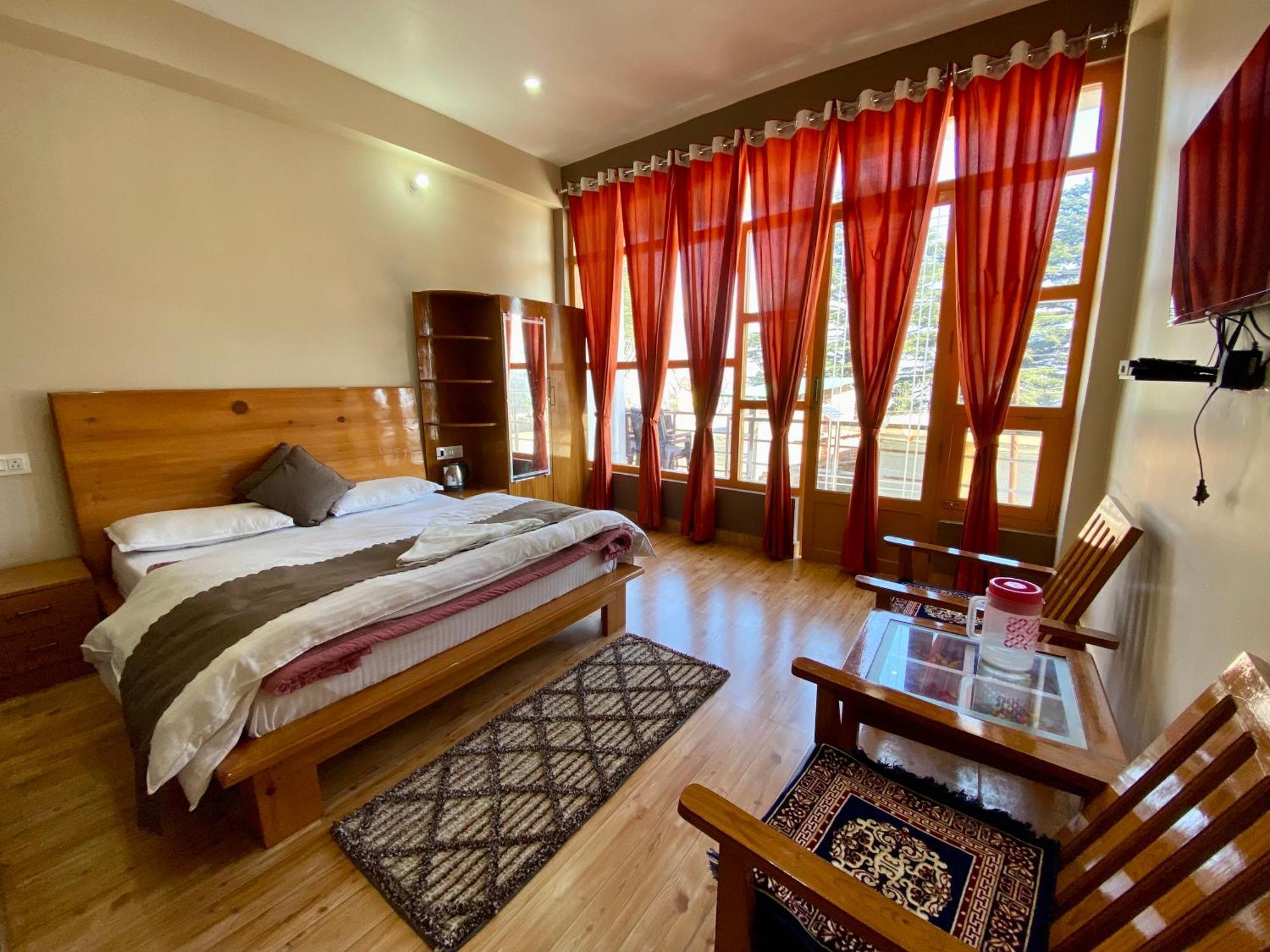 Hotel Mansarovar Inn Munsyari ภายนอก รูปภาพ